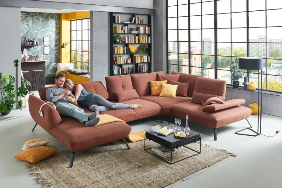 Möbel Krug Baunatal - Schlafzimmer - modernes Rot mit Paar